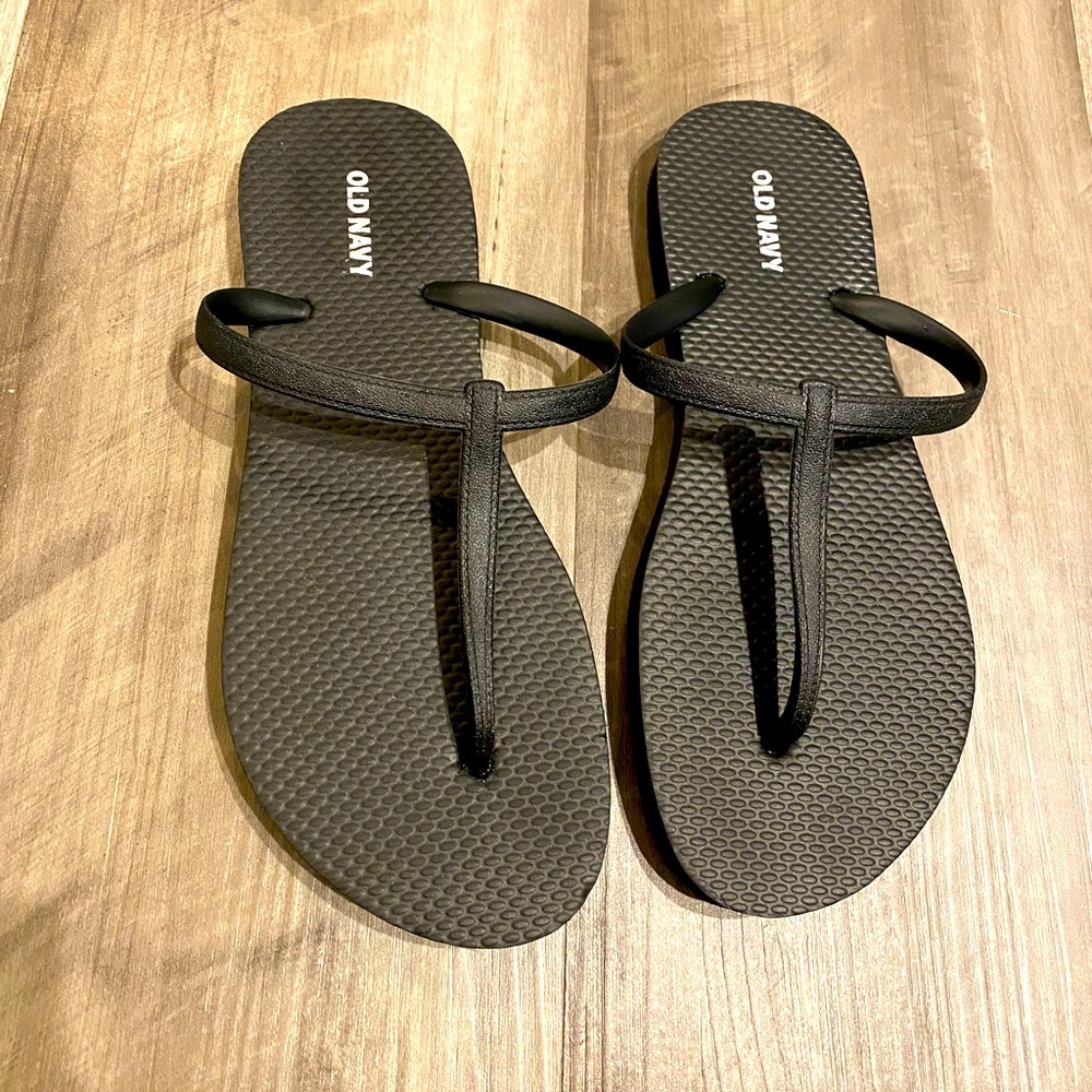 Old Navy Flip Flops T-Strap Women’s sz 6 Black 💰3/$15 SaLe💰